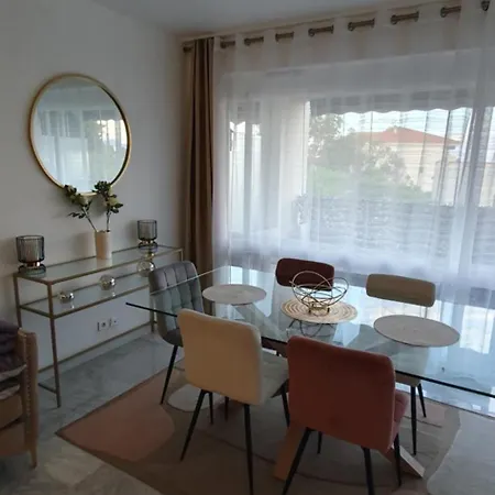 Spacieux 2 Pieces Terrasse Et Piscine Apartment *