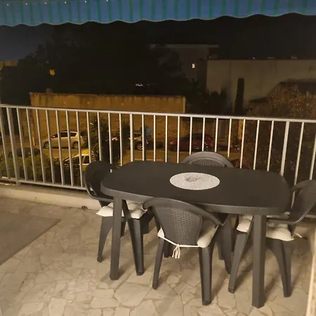 Spacieux 2 Pieces Terrasse Et Piscine *