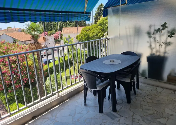 Spacieux 2 Pieces Terrasse Et Piscine Daire